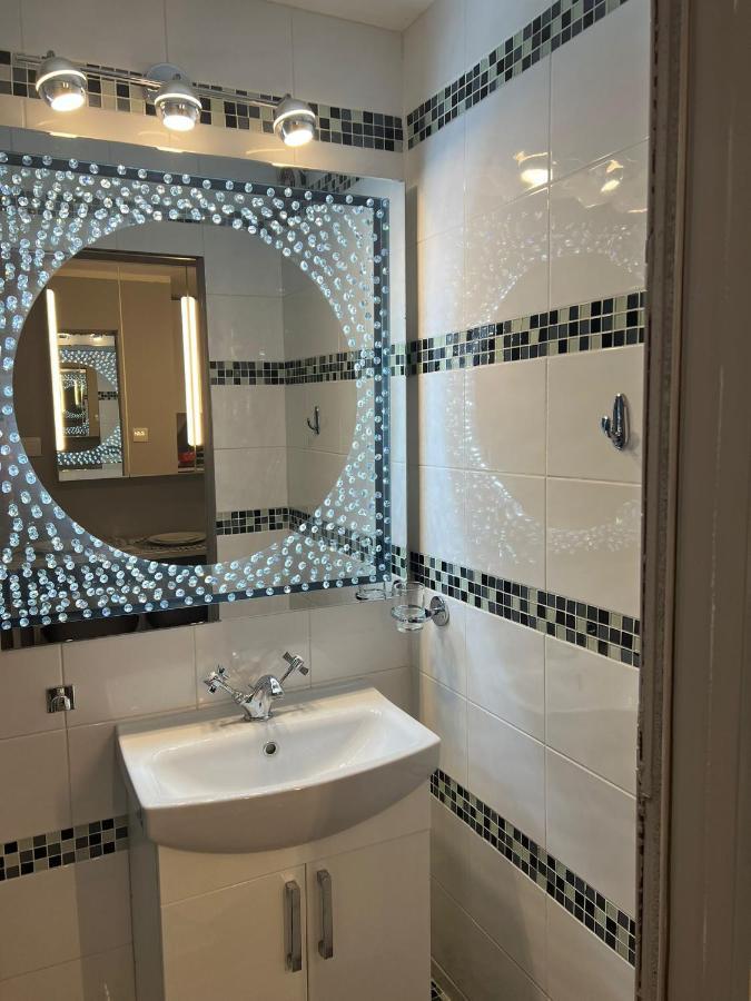 Apartment Luxe Free Wifi, Free Parking, Free Netflix Friern Barnet Εξωτερικό φωτογραφία